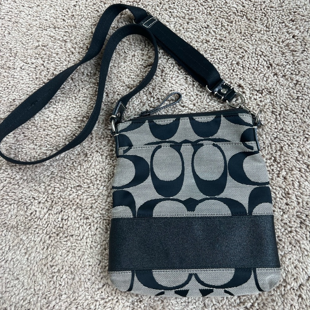 Coach black crossbody purse - Picture 3 of 4